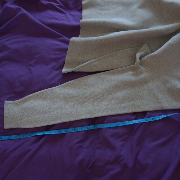 Uniqlo 65% Cotton/35% Polyester Made in Vietnam Size L/G Grey Sweatshirt - Picture 5 of 10